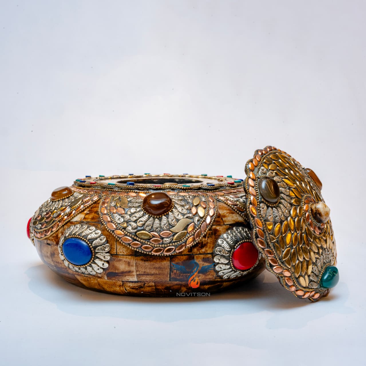 Amicus Gemma - Pure Bone Craft Décor Studded with Artificial Stone